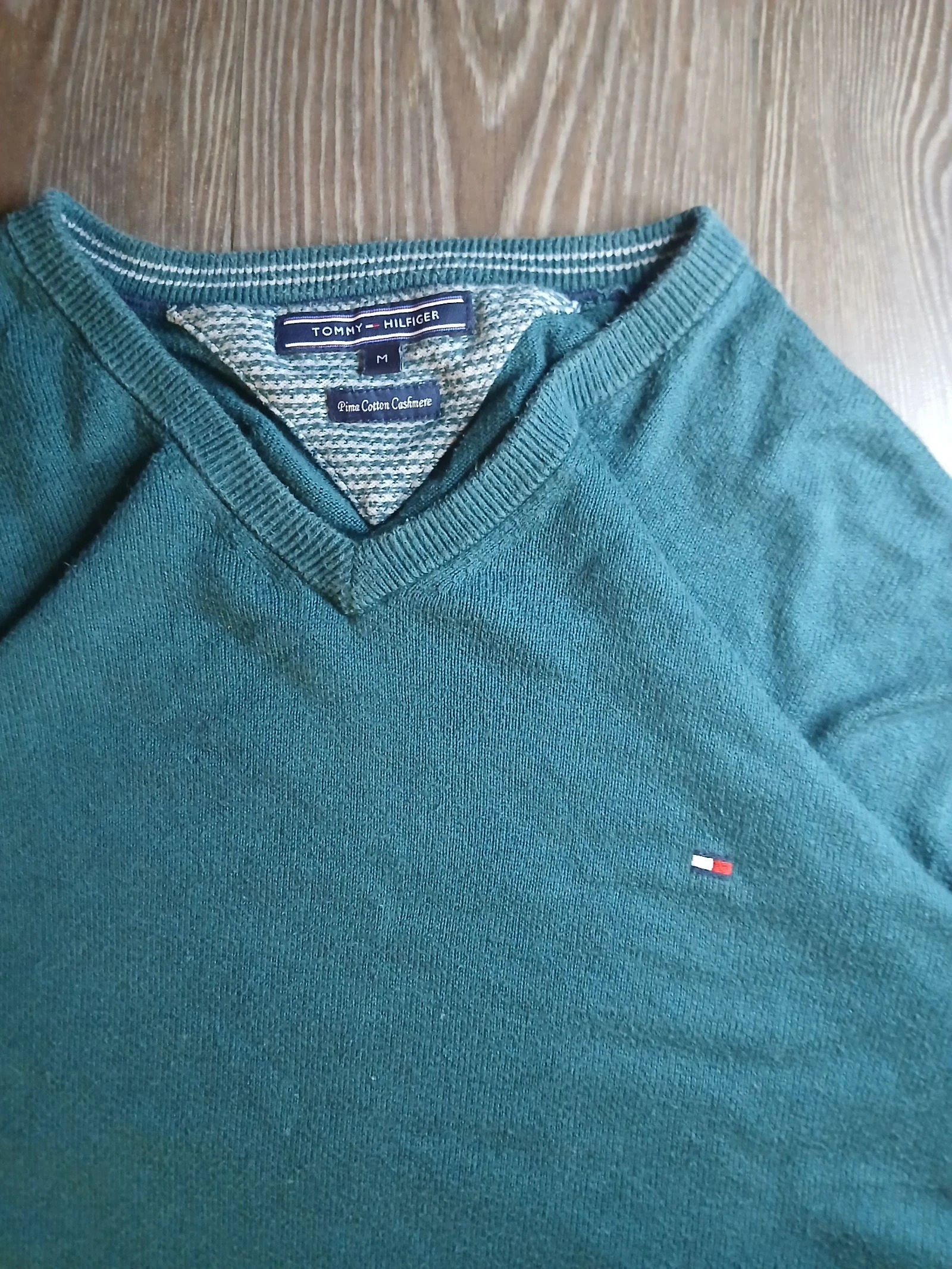 Pull Tommy Hilfiger en soie et coton cachemire vert col V taille M style Old Money – photo 2